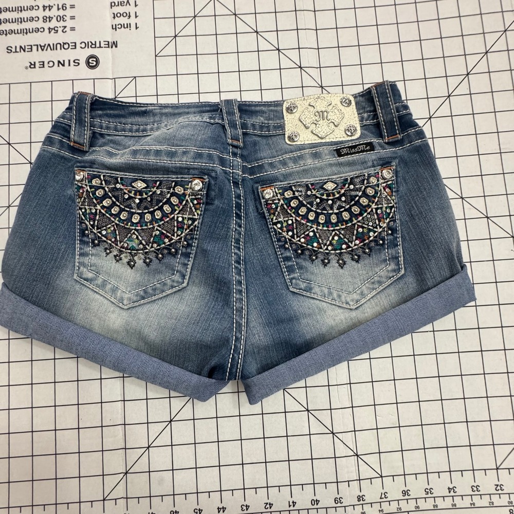 Miss Me Womens Mid Rise Cuffed Denim Shorts Blue Embellished Pocket Size 30